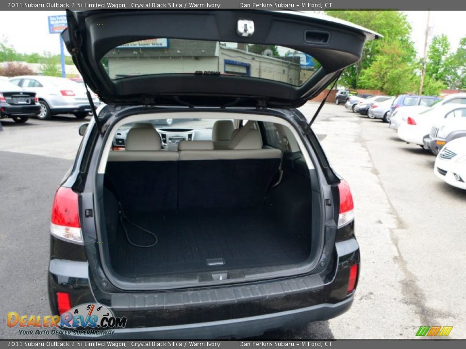 2011 Subaru Outback 2.5i Limited Wagon Crystal Black Silica / Warm Ivory Photo #8