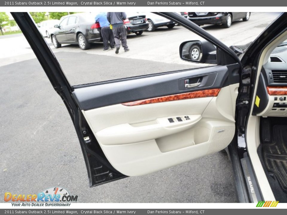 2011 Subaru Outback 2.5i Limited Wagon Crystal Black Silica / Warm Ivory Photo #18