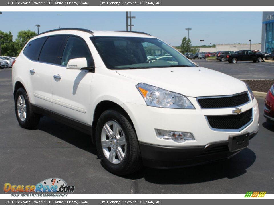 Front 3/4 View of 2011 Chevrolet Traverse LT Photo #2