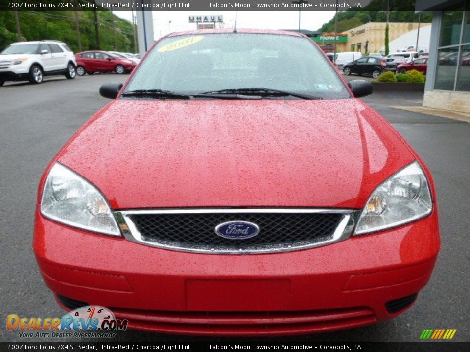 2007 Ford Focus ZX4 SE Sedan Infra-Red / Charcoal/Light Flint Photo #3