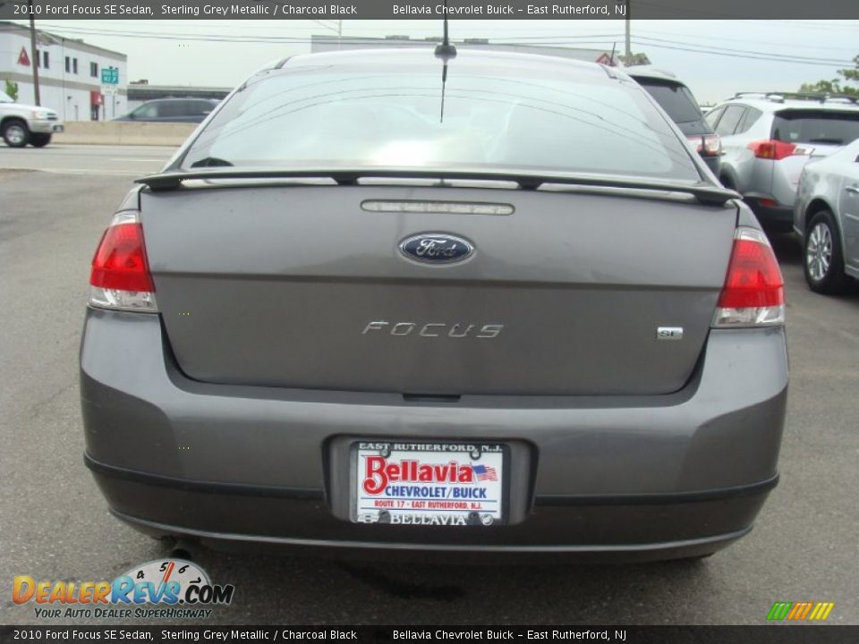 2010 Ford Focus SE Sedan Sterling Grey Metallic / Charcoal Black Photo #5