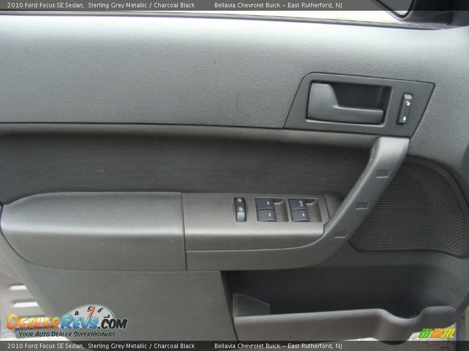 2010 Ford Focus SE Sedan Sterling Grey Metallic / Charcoal Black Photo #6