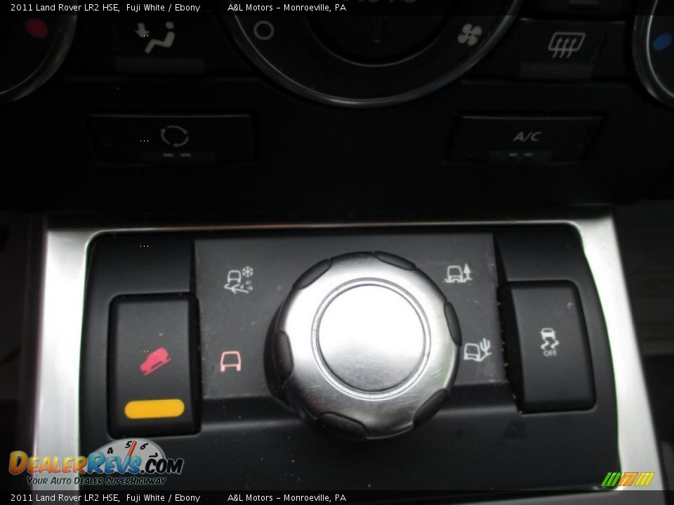 2011 Land Rover LR2 HSE Fuji White / Ebony Photo #17