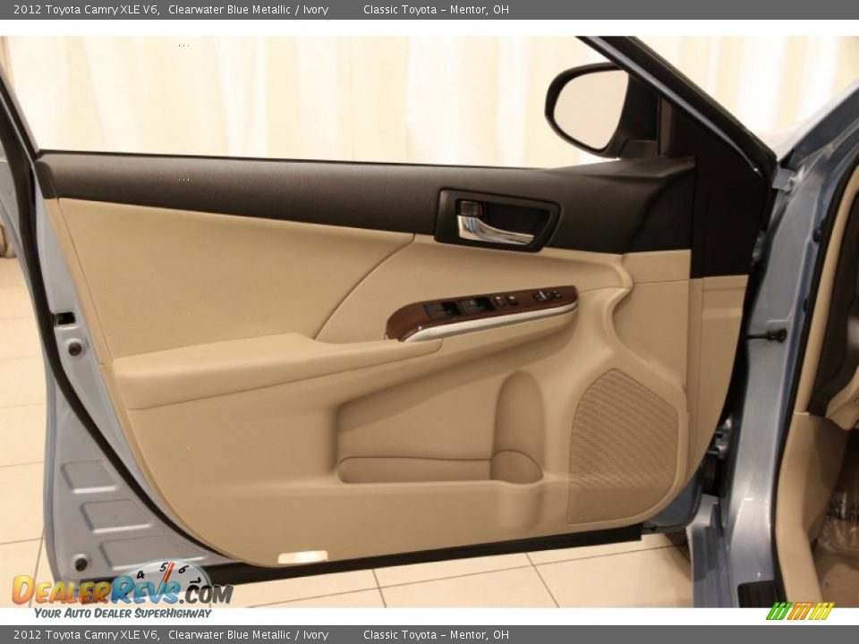 Door Panel of 2012 Toyota Camry XLE V6 Photo #4