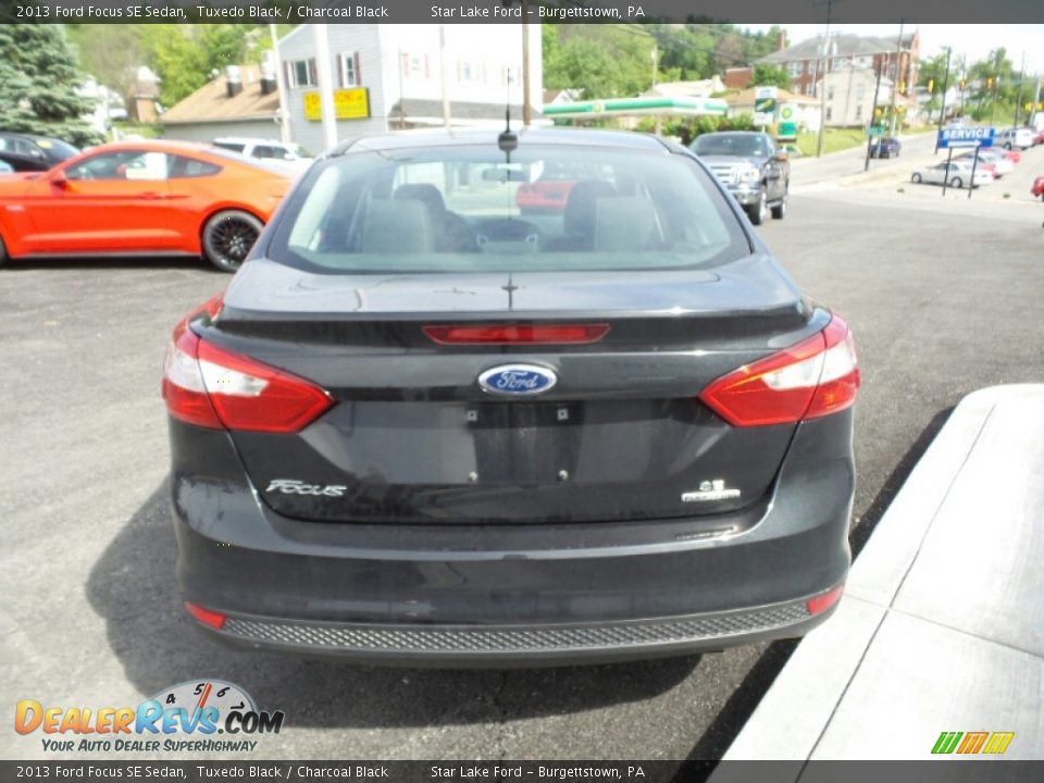 2013 Ford Focus SE Sedan Tuxedo Black / Charcoal Black Photo #4