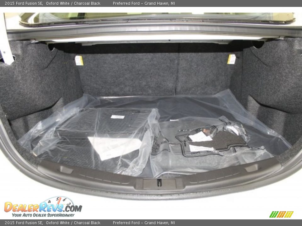 2015 Ford Fusion SE Oxford White / Charcoal Black Photo #6