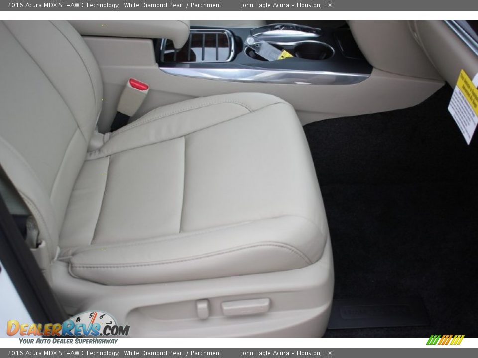 2016 Acura MDX SH-AWD Technology White Diamond Pearl / Parchment Photo #25