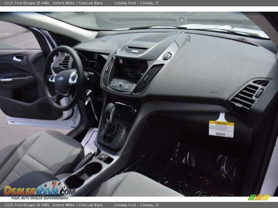2015 Ford Escape SE 4WD Oxford White / Charcoal Black Photo #16