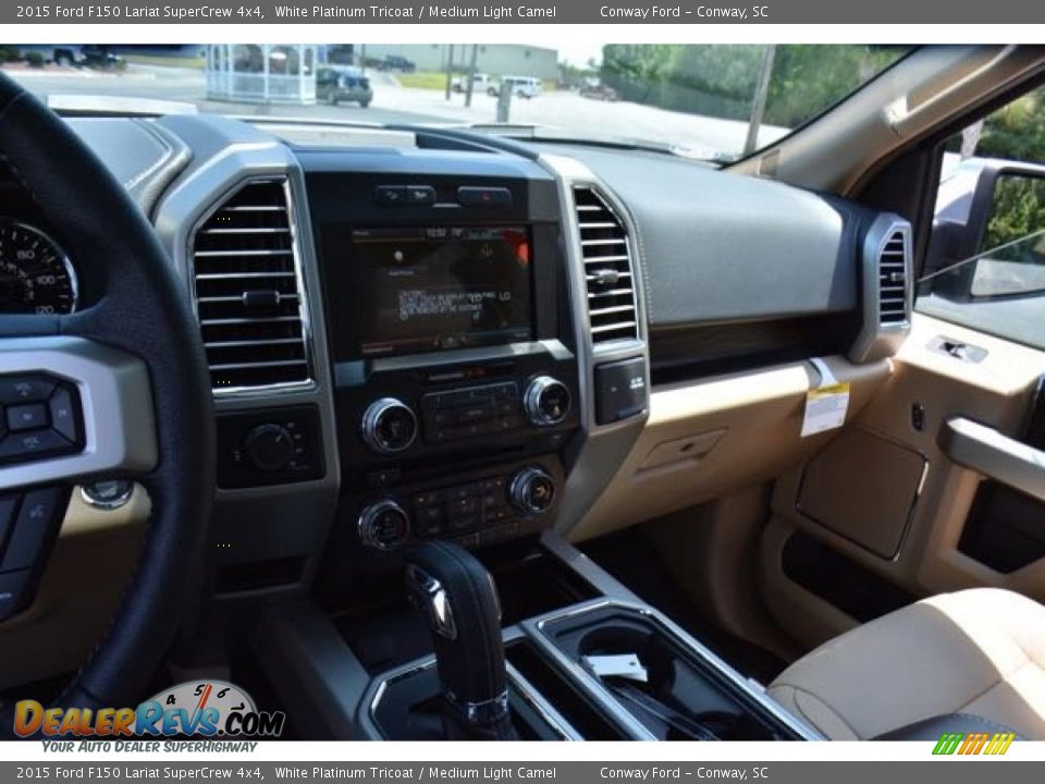 2015 Ford F150 Lariat SuperCrew 4x4 White Platinum Tricoat / Medium Light Camel Photo #30