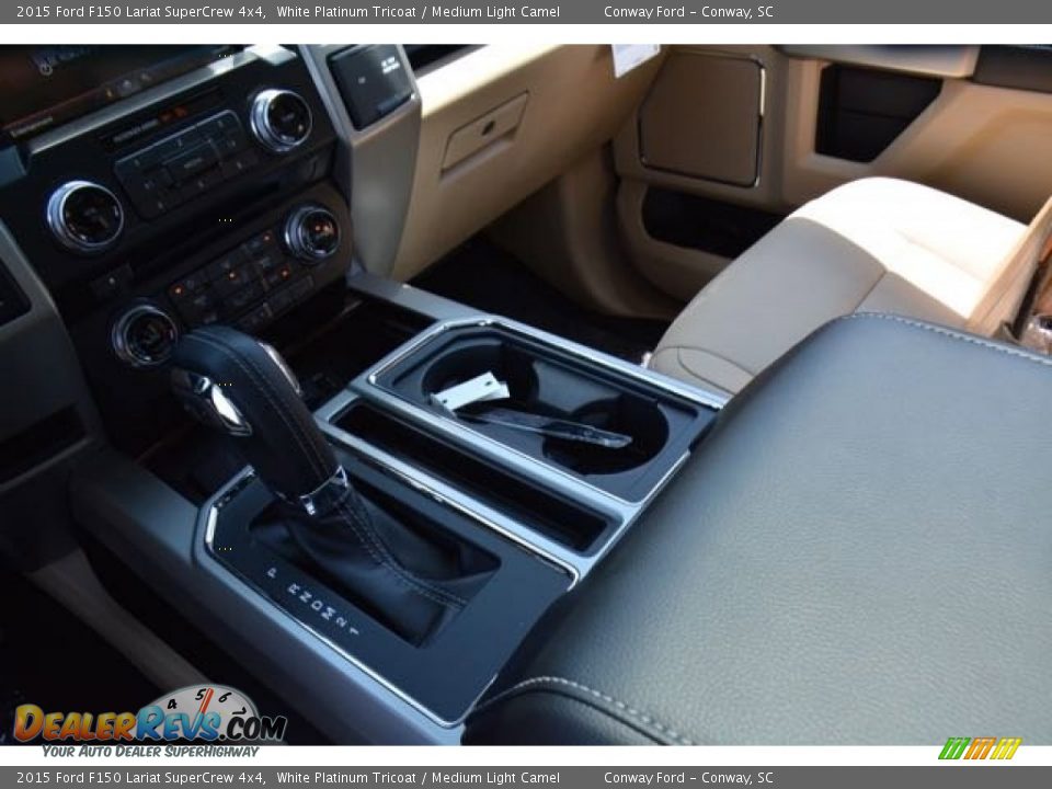 2015 Ford F150 Lariat SuperCrew 4x4 White Platinum Tricoat / Medium Light Camel Photo #31