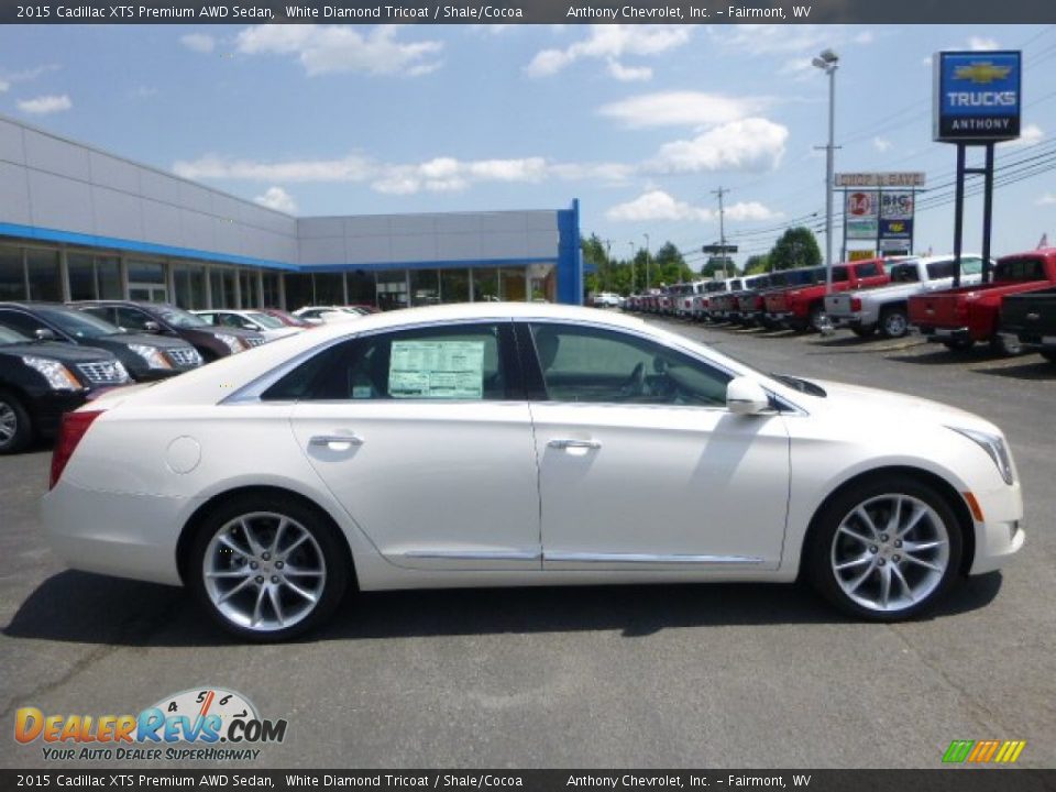 2015 Cadillac XTS Premium AWD Sedan White Diamond Tricoat / Shale/Cocoa Photo #3