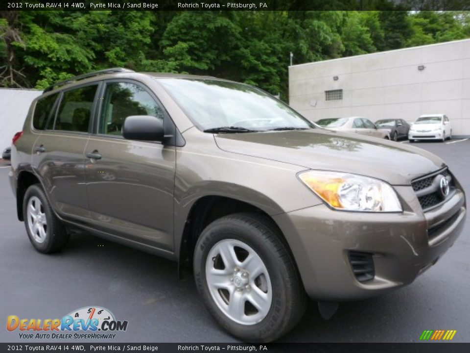 Front 3/4 View of 2012 Toyota RAV4 I4 4WD Photo #1