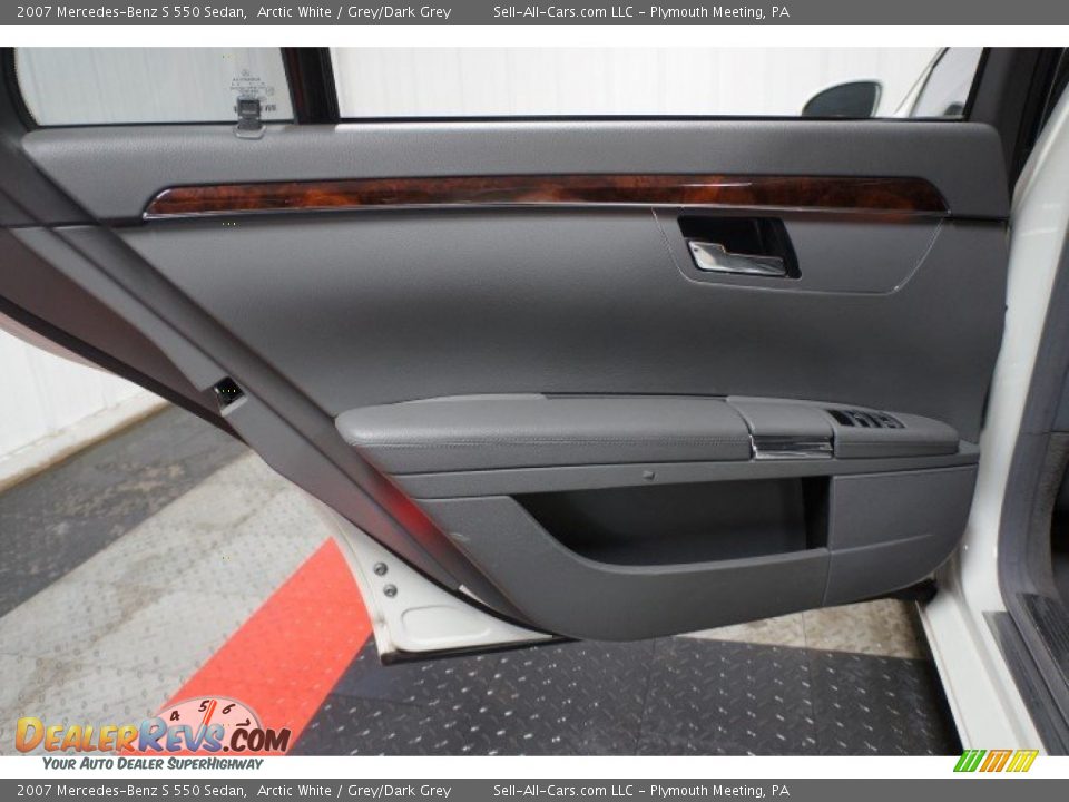 2007 Mercedes-Benz S 550 Sedan Arctic White / Grey/Dark Grey Photo #16
