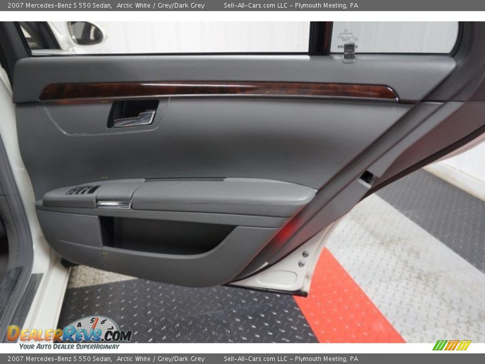 2007 Mercedes-Benz S 550 Sedan Arctic White / Grey/Dark Grey Photo #17