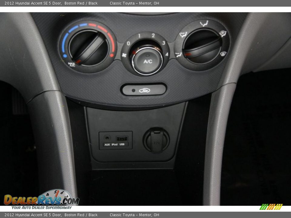 2012 Hyundai Accent SE 5 Door Boston Red / Black Photo #8