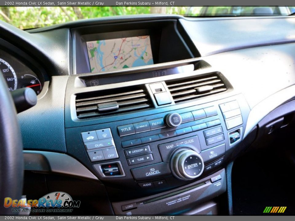 2002 Honda Civic LX Sedan Satin Silver Metallic / Gray Photo #10