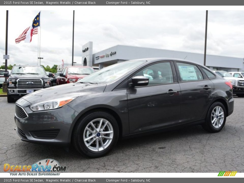2015 Ford Focus SE Sedan Magnetic Metallic / Charcoal Black Photo #3