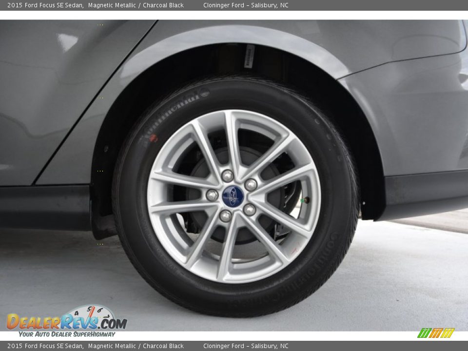 2015 Ford Focus SE Sedan Magnetic Metallic / Charcoal Black Photo #5