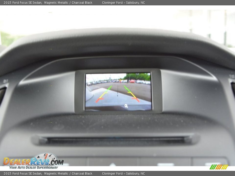 2015 Ford Focus SE Sedan Magnetic Metallic / Charcoal Black Photo #13