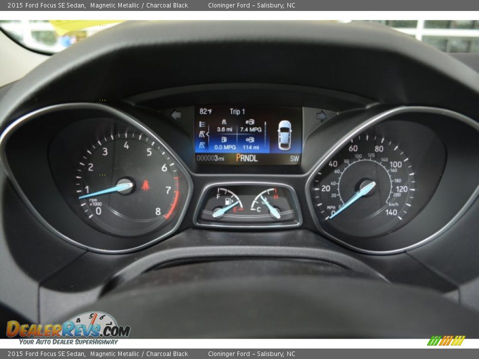 2015 Ford Focus SE Sedan Magnetic Metallic / Charcoal Black Photo #16