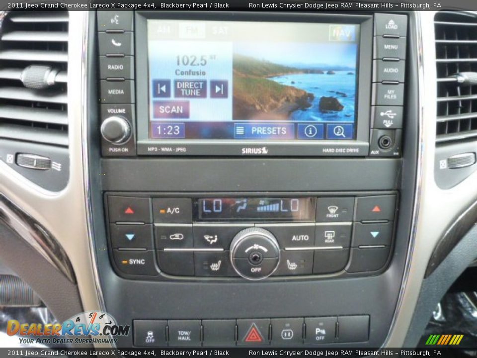 2011 Jeep Grand Cherokee Laredo X Package 4x4 Blackberry Pearl / Black Photo #17