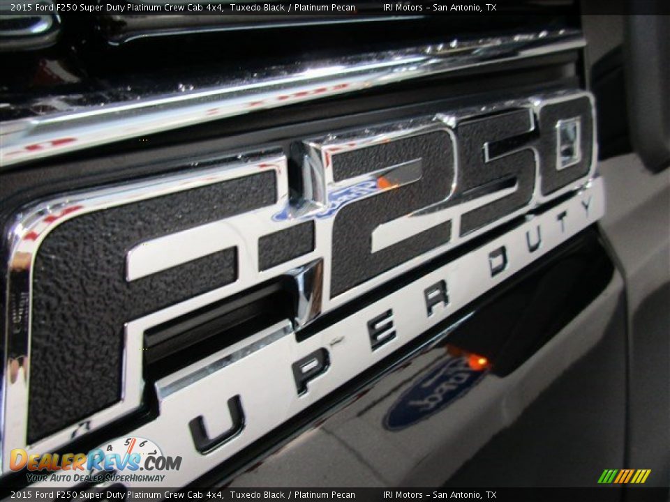2015 Ford F250 Super Duty Platinum Crew Cab 4x4 Tuxedo Black / Platinum Pecan Photo #4