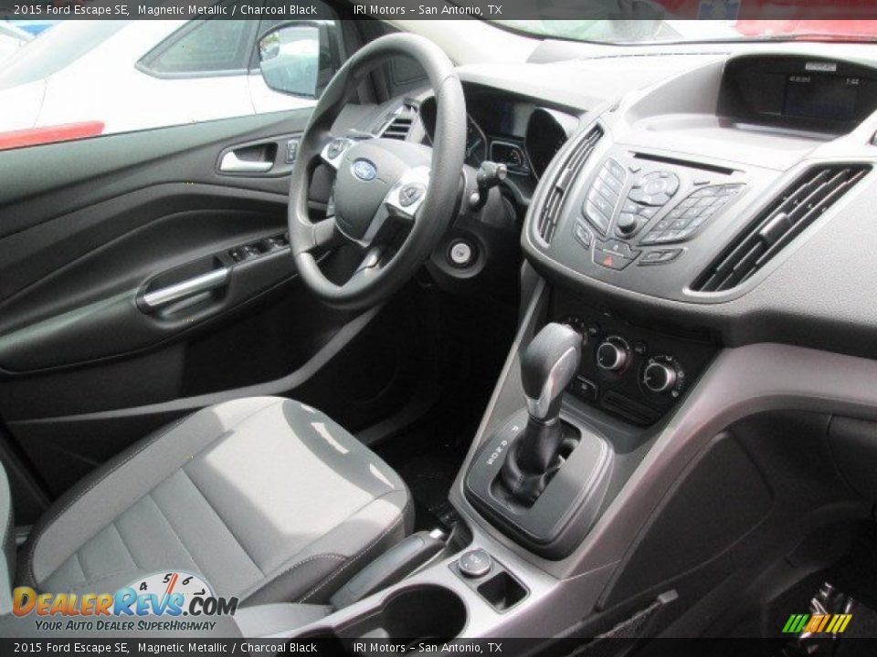 2015 Ford Escape SE Magnetic Metallic / Charcoal Black Photo #24