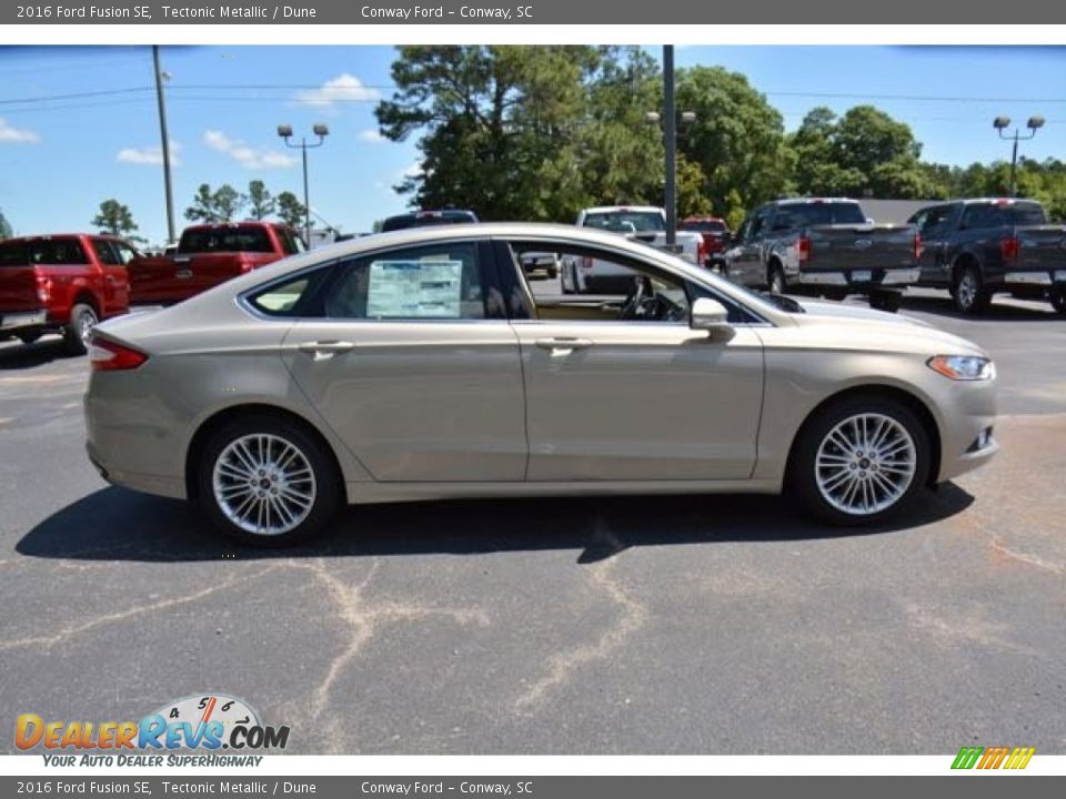 2016 Ford Fusion SE Tectonic Metallic / Dune Photo #4