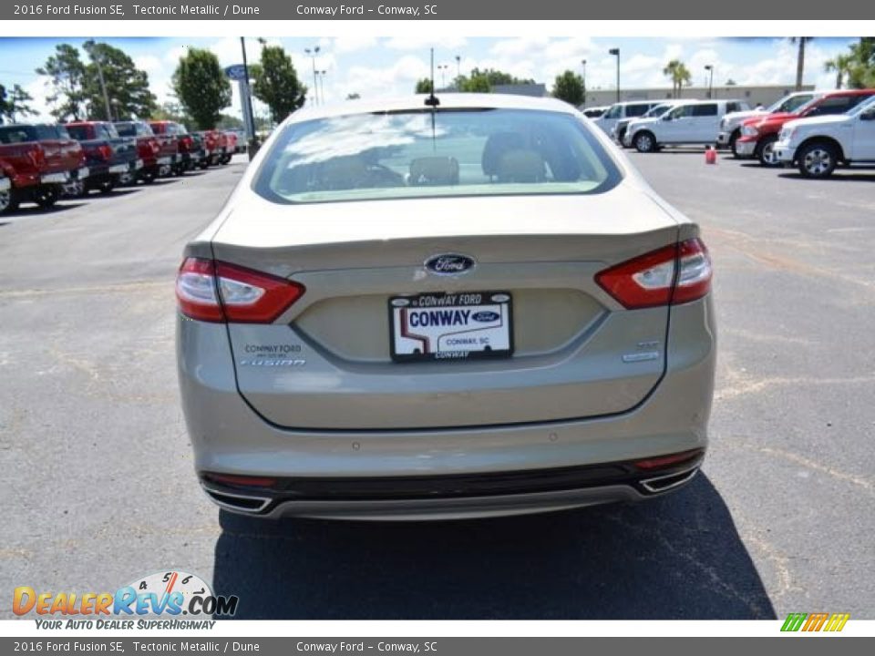 2016 Ford Fusion SE Tectonic Metallic / Dune Photo #6