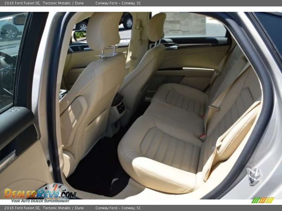 2016 Ford Fusion SE Tectonic Metallic / Dune Photo #11