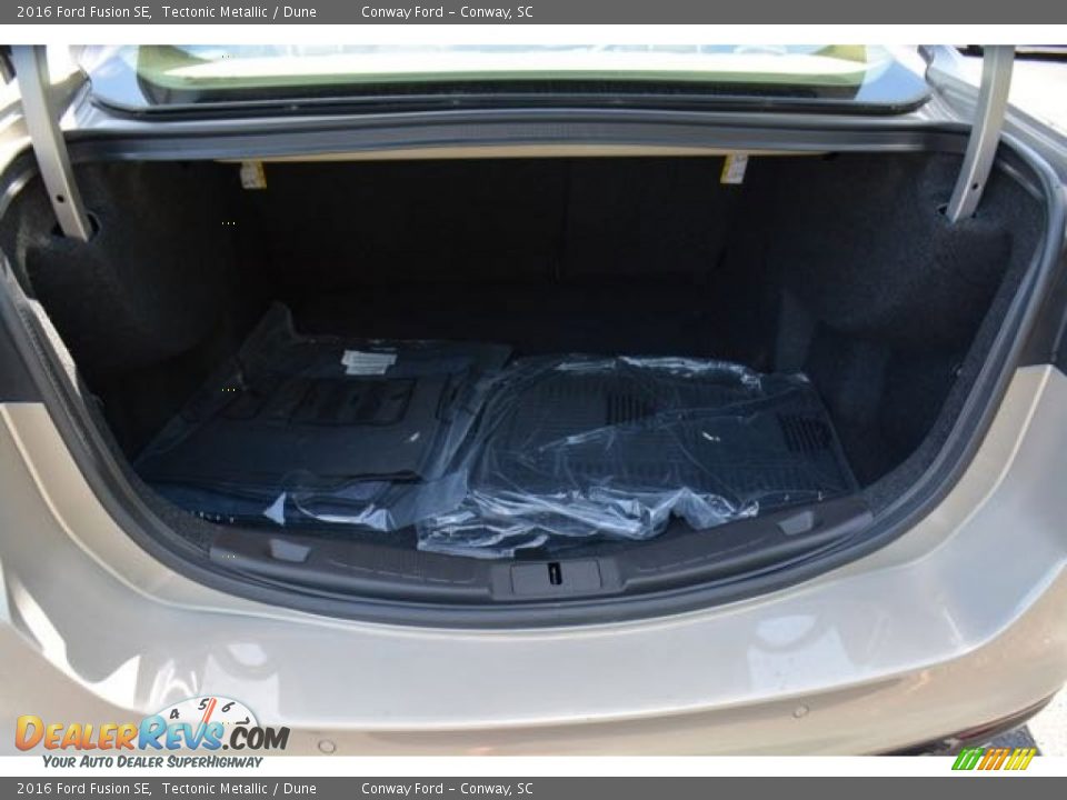 2016 Ford Fusion SE Tectonic Metallic / Dune Photo #15