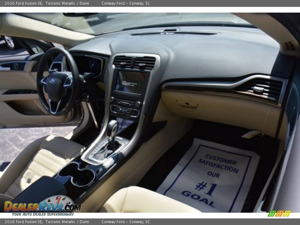 2016 Ford Fusion SE Tectonic Metallic / Dune Photo #16