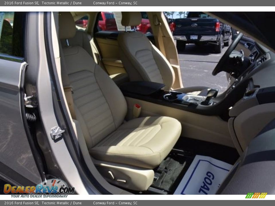 2016 Ford Fusion SE Tectonic Metallic / Dune Photo #17