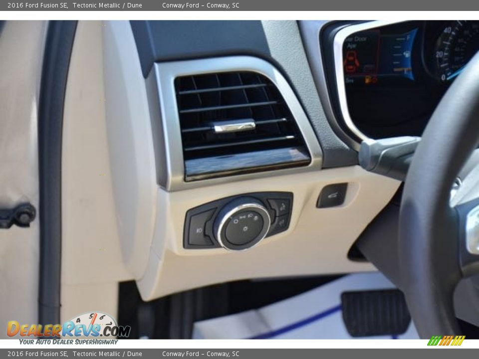 2016 Ford Fusion SE Tectonic Metallic / Dune Photo #21
