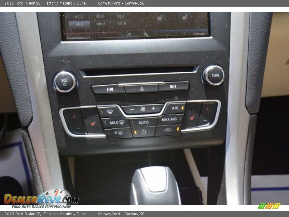 2016 Ford Fusion SE Tectonic Metallic / Dune Photo #26