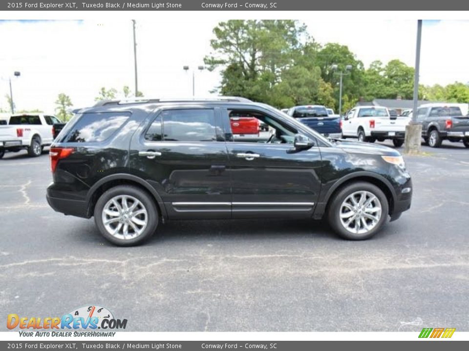 2015 Ford Explorer XLT Tuxedo Black / Medium Light Stone Photo #4