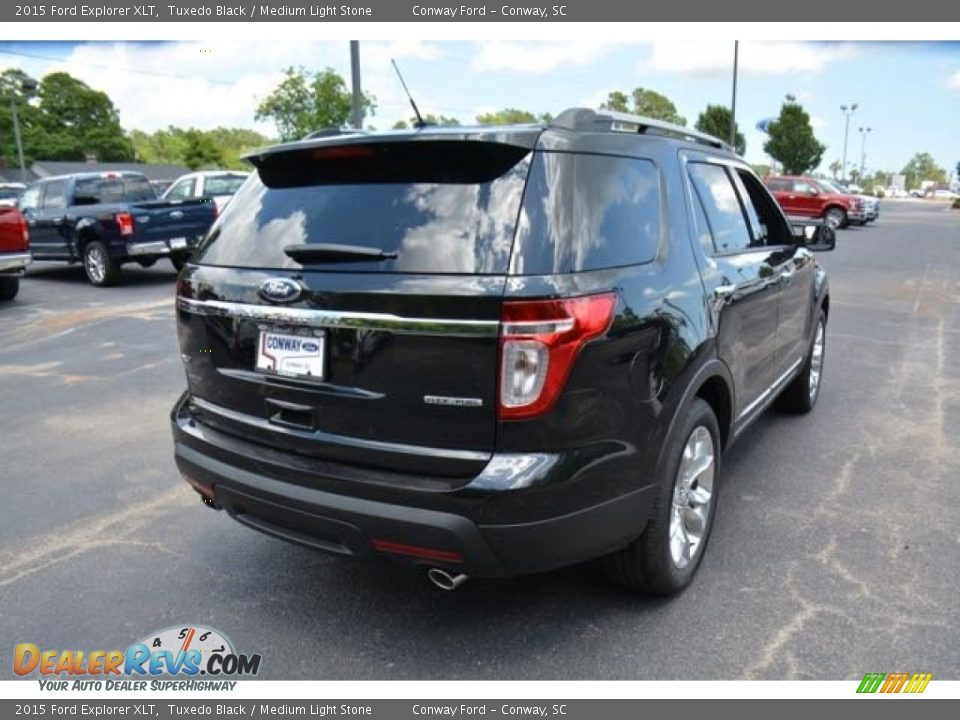 2015 Ford Explorer XLT Tuxedo Black / Medium Light Stone Photo #5