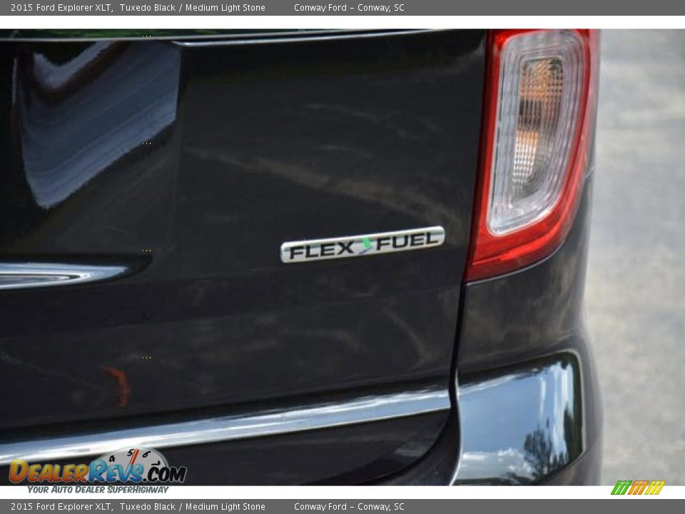 2015 Ford Explorer XLT Tuxedo Black / Medium Light Stone Photo #7