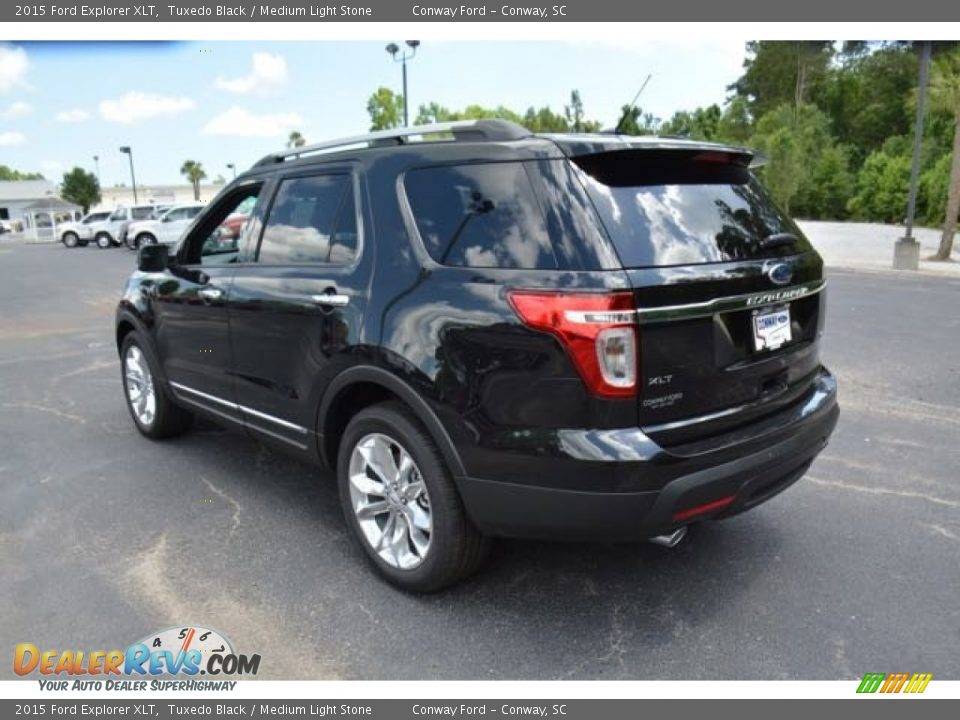 2015 Ford Explorer XLT Tuxedo Black / Medium Light Stone Photo #8