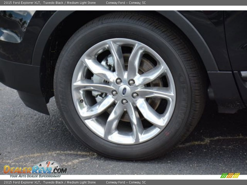 2015 Ford Explorer XLT Tuxedo Black / Medium Light Stone Photo #10