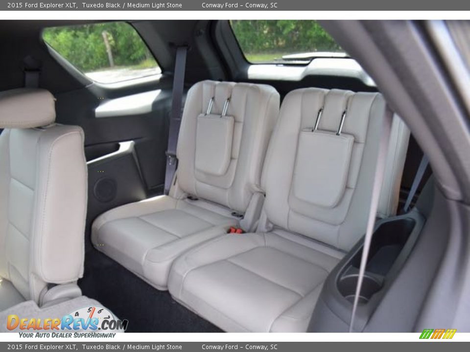 2015 Ford Explorer XLT Tuxedo Black / Medium Light Stone Photo #13