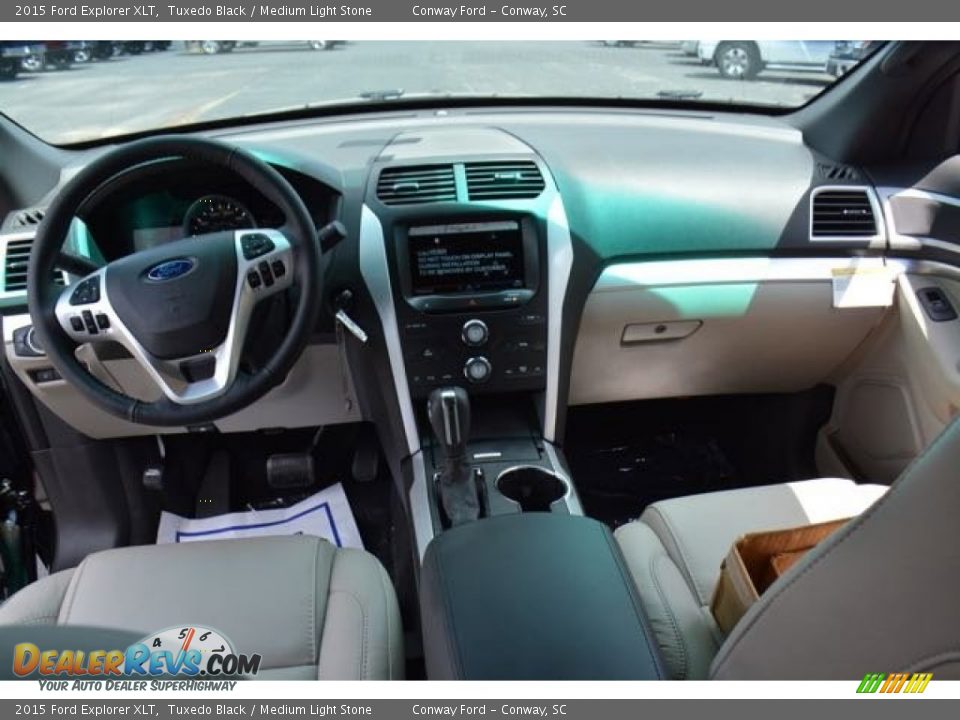 2015 Ford Explorer XLT Tuxedo Black / Medium Light Stone Photo #15