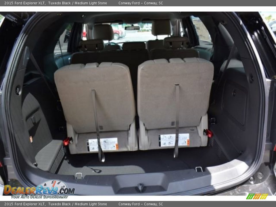 2015 Ford Explorer XLT Tuxedo Black / Medium Light Stone Photo #16