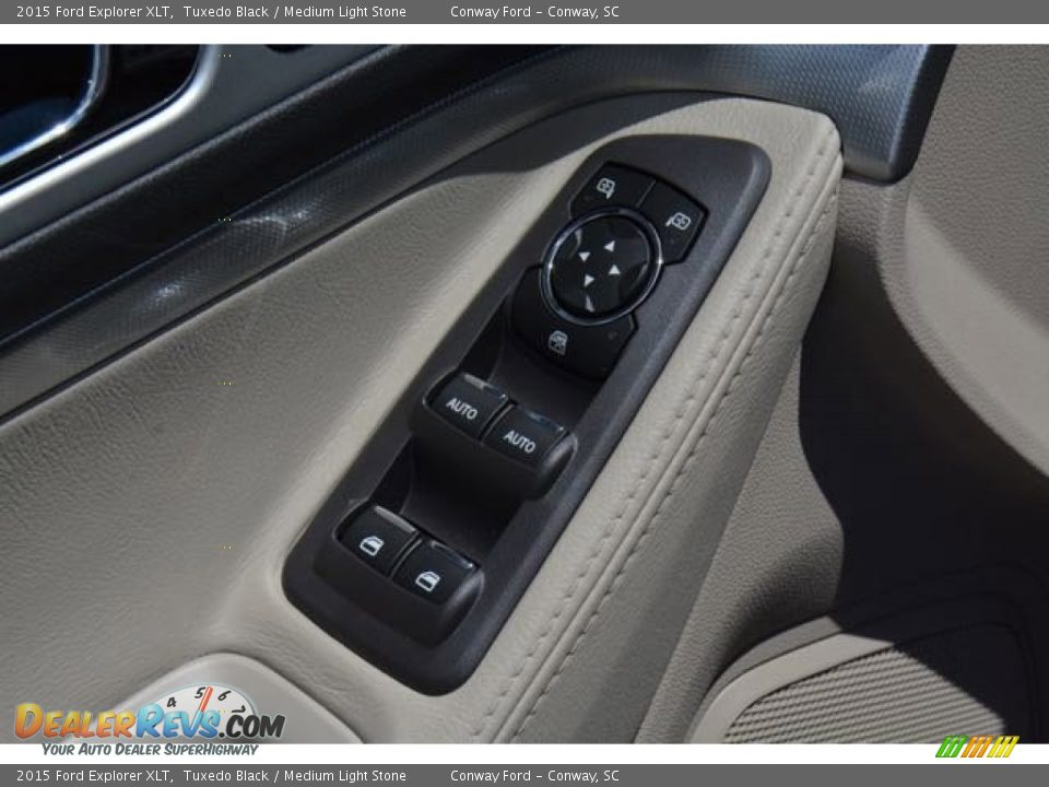 2015 Ford Explorer XLT Tuxedo Black / Medium Light Stone Photo #20