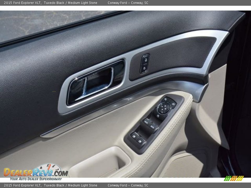2015 Ford Explorer XLT Tuxedo Black / Medium Light Stone Photo #21