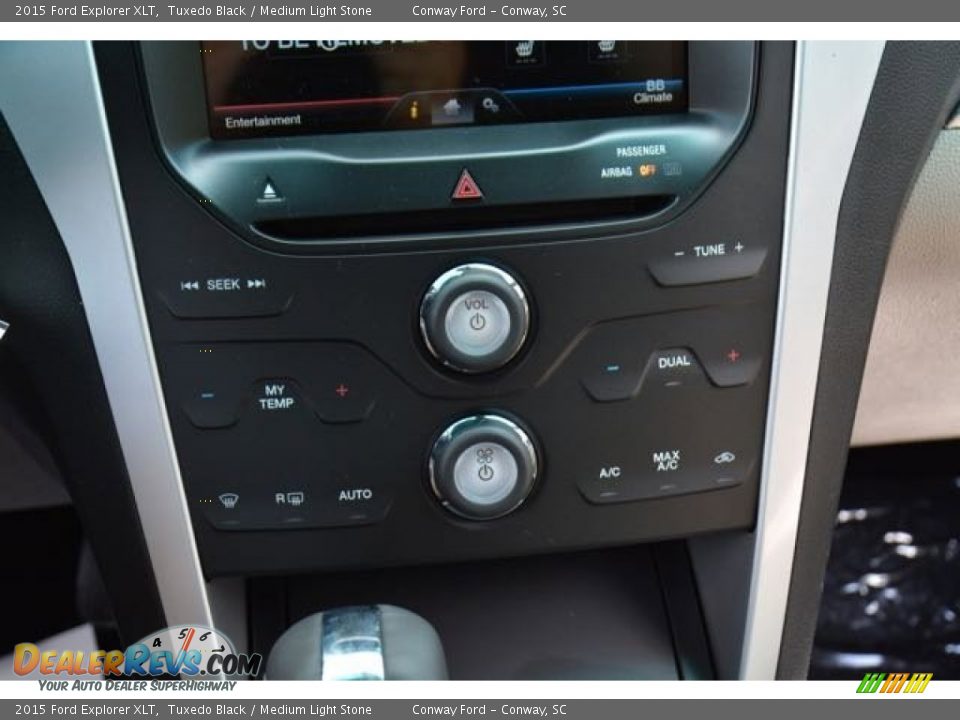 2015 Ford Explorer XLT Tuxedo Black / Medium Light Stone Photo #27