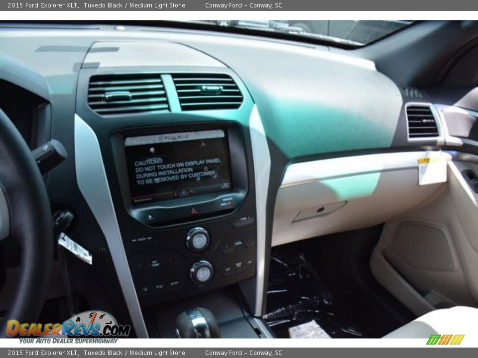 2015 Ford Explorer XLT Tuxedo Black / Medium Light Stone Photo #28