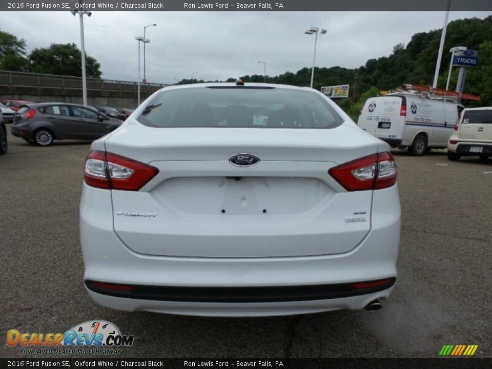 2016 Ford Fusion SE Oxford White / Charcoal Black Photo #3
