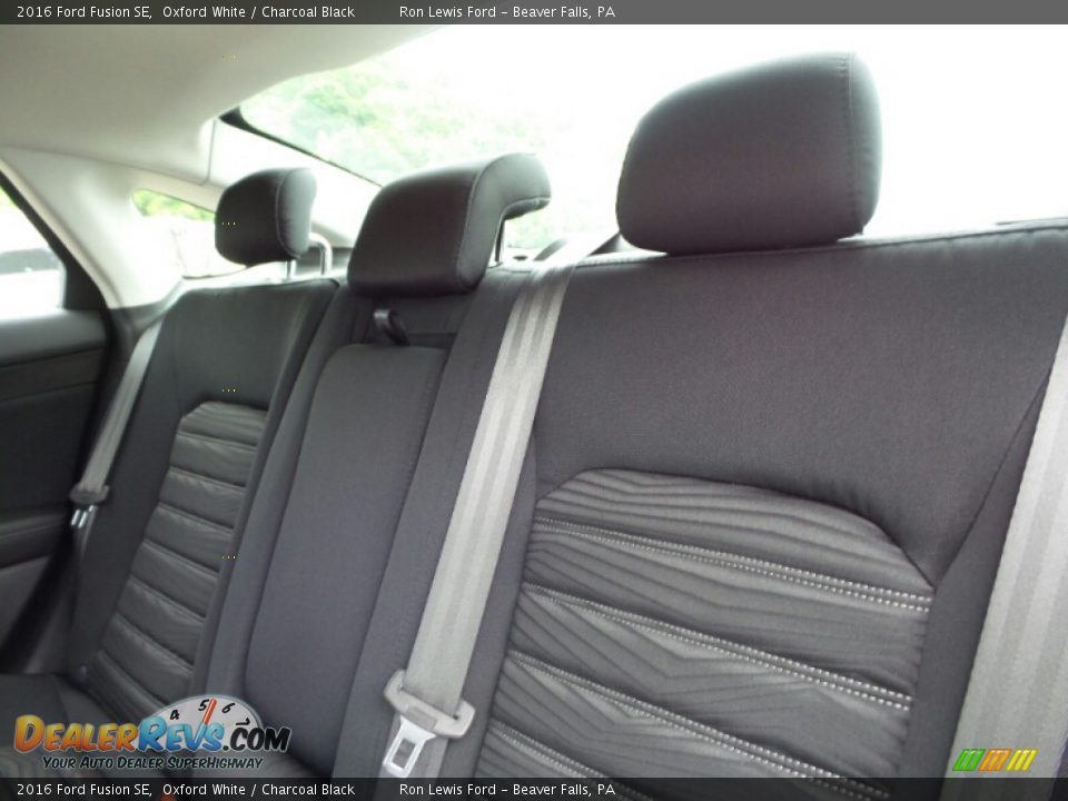 2016 Ford Fusion SE Oxford White / Charcoal Black Photo #10