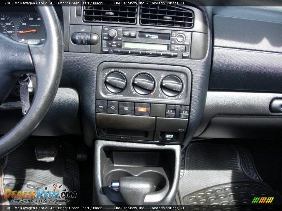 2001 Volkswagen Cabrio GLS Bright Green Pearl / Black Photo #22